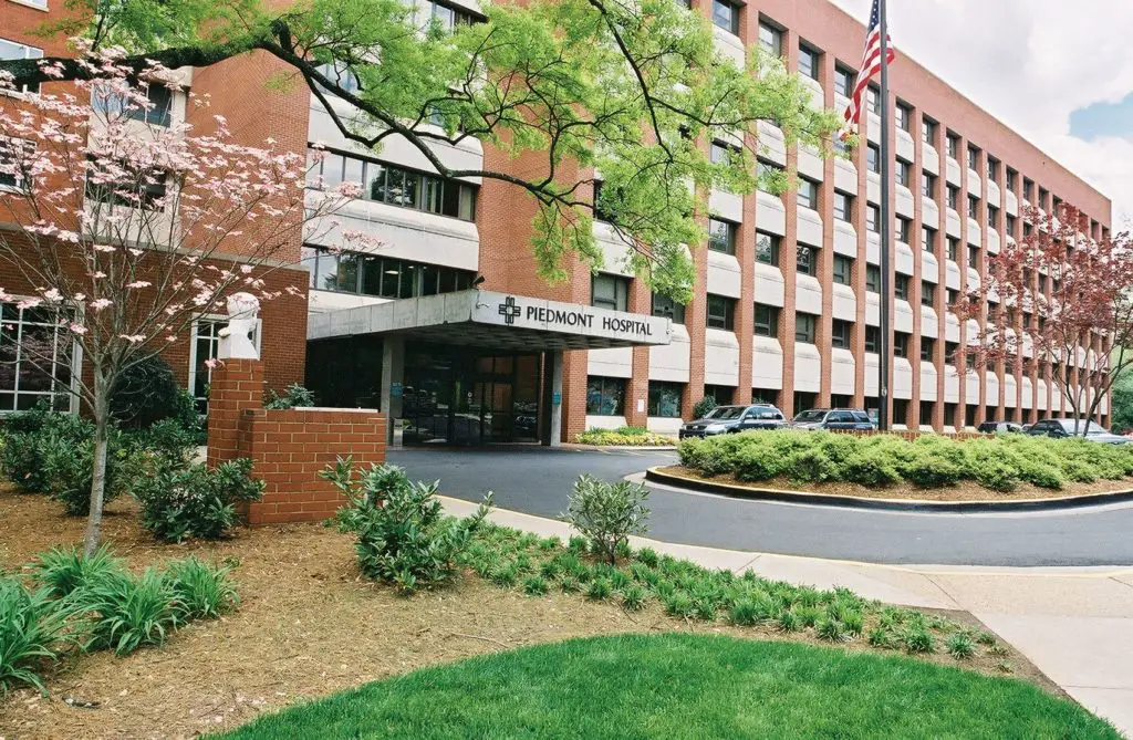 Piedmont Atlanta Hospital Buckhead Walgreens