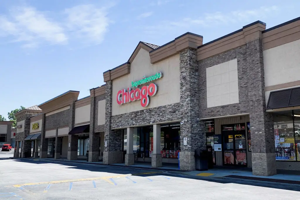 Rainbow Shops Inks 7,000 SF lease at Pinetree Plaza on Buford Hwy in Doraville