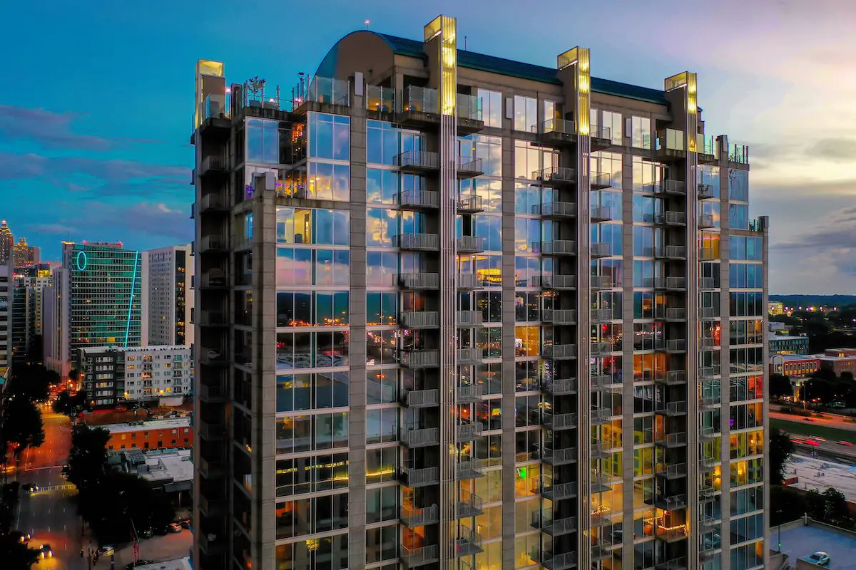 RADCO Acquires Skyhouse Midtown High-Rise Multifamily Building for $131 MM