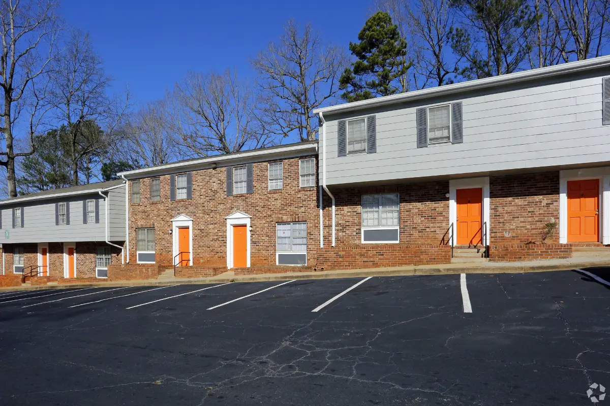 FCP ACQUIRES AVERY TOWNHOMES IN ATLANTA FOR $32 MILLION